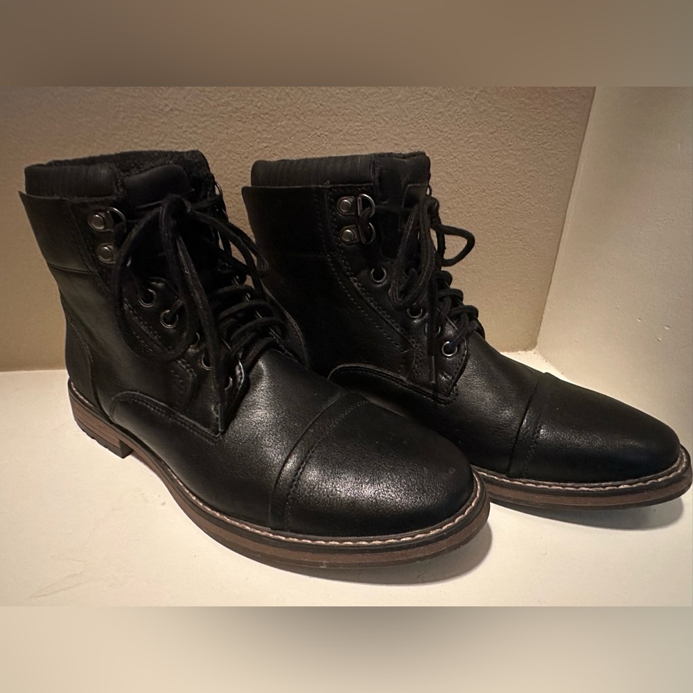 Steve Madden Male shoes . Slight scruff (front of shoe)